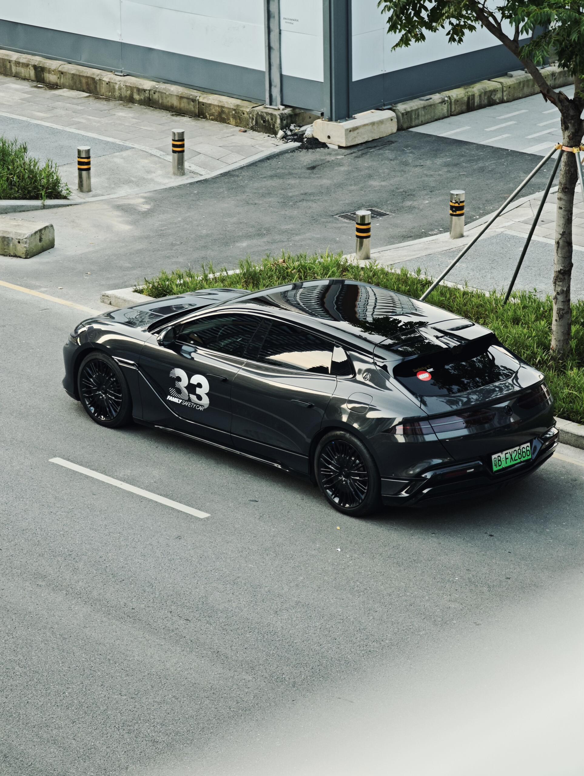 黑武士腾势 Z9GT！F1 拉花加持，轿跑猎装太帅【来自懂车帝车友圈】