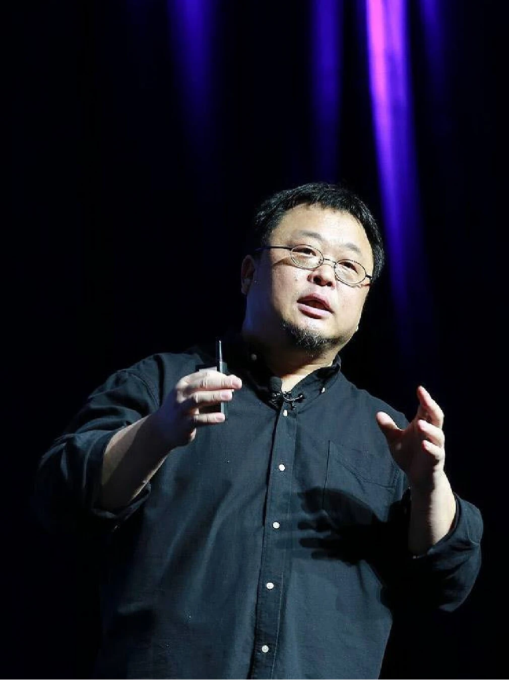 罗永浩又开炮了。
	
9月10日苹果发布会刚结束，老罗直接在微博对iPhone 