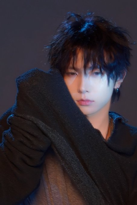 #李羲承曾患癌#袒露过去的病情是因为回归主打叫做death of me，提及对死亡的看法而顺其自然说出来的，欢迎大家9.7来听新歌[点赞] ​