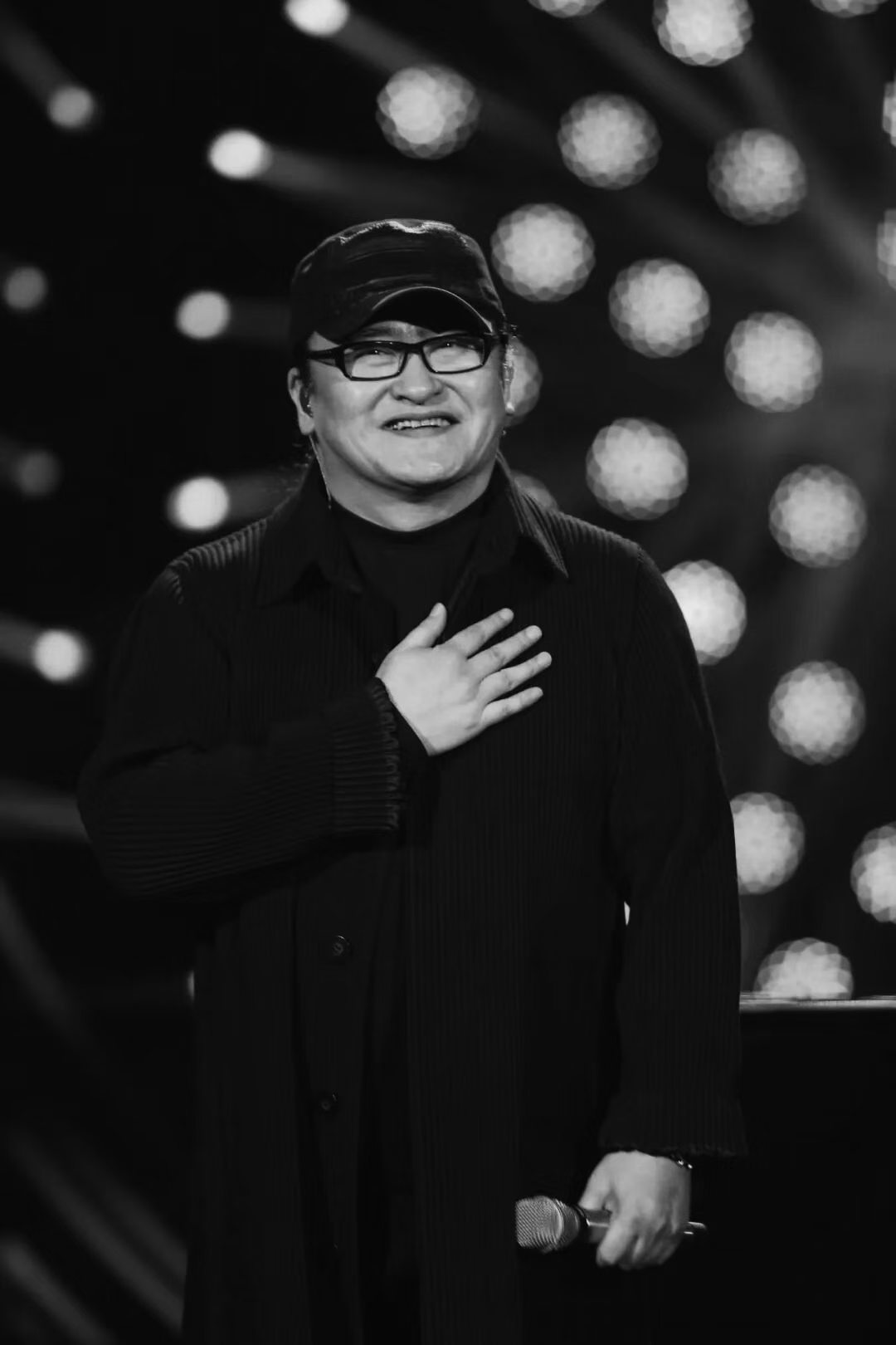 刘欢去世 不是吧，刘欢老师走好[祈祷] ​​​