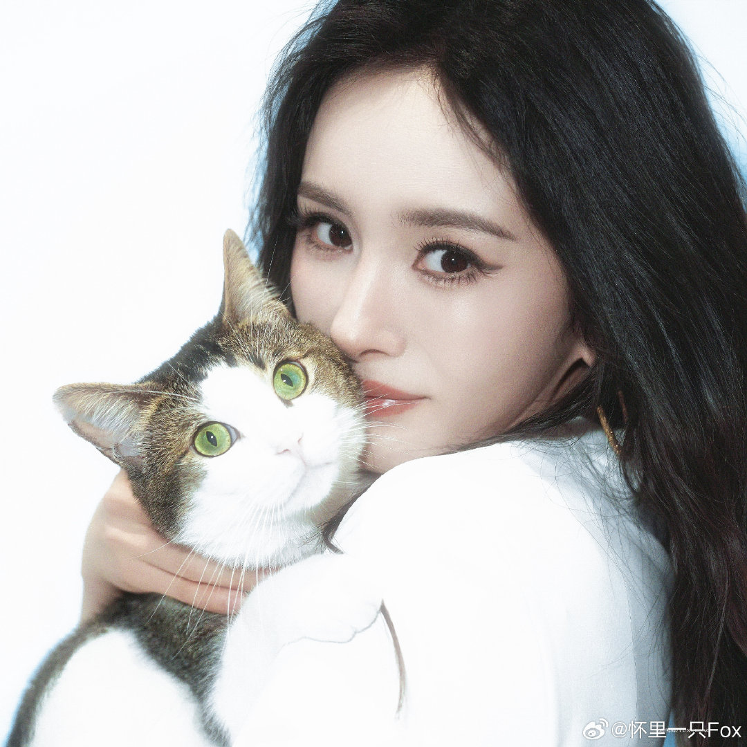#杨幂[超话]#  “就算是风也刮不走我对你的思念”“ 𝐸𝓋𝑒𝓃 𝓉𝒽𝑒 𝓌𝒾𝓃𝒹 𝒸𝒶𝓃'𝓉 𝒷𝓁𝑜𝓌 𝒶𝓌𝒶𝓎 𝓂𝓎 𝓂𝒾𝓈𝓈𝒾𝓃𝑔 𝒻𝑜𝓇 𝓎𝑜𝓊” ​