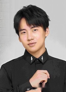 #网友爆料蒋依依郭麒麟结婚了#网友爆料蒋依依和郭麒麟已经结婚了，我觉得不可能。又不是什么见不得人的事，是的话早公开了。 #明星[超话]##蒋依依郭麒麟结婚##蒋依依方辟谣结婚传闻# ​