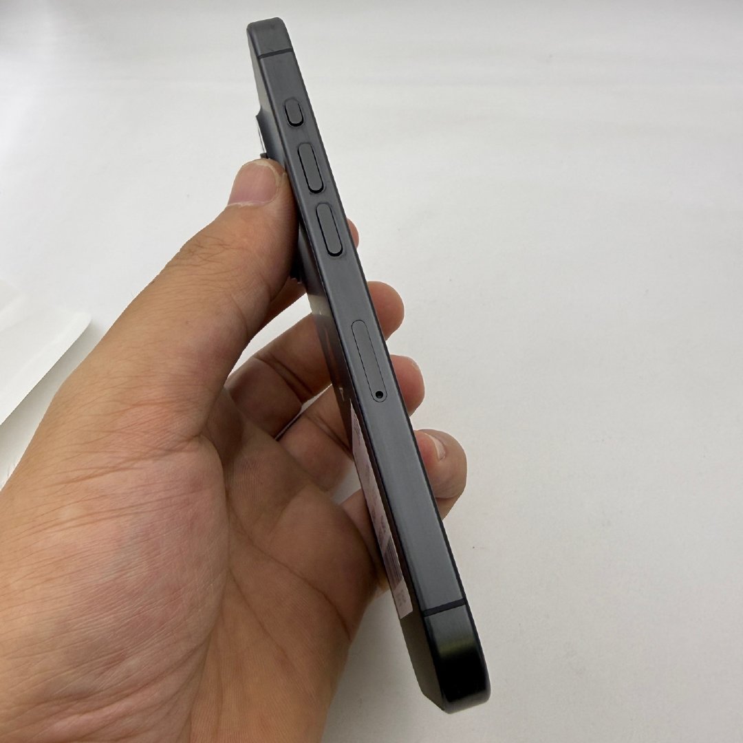 【豆花数码】
iPhone 15 Pro 港版双卡
成色95新（电池循环0次）
iOS 17.3.1
单机（无配件）
- 256G：黑 5299 ​