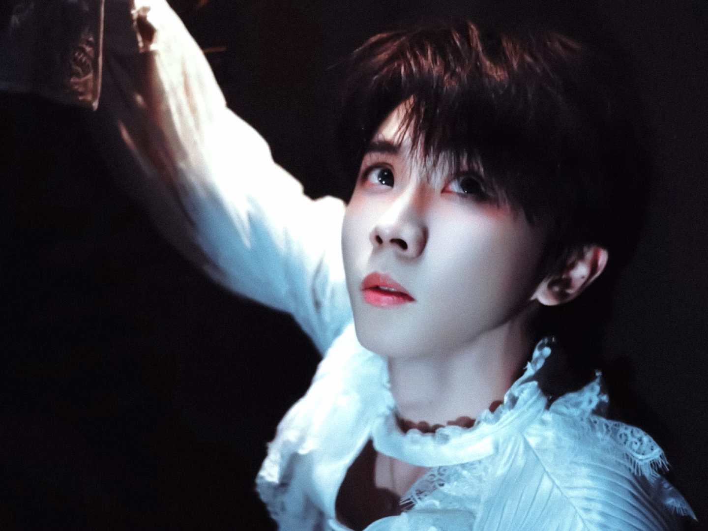 马嘉祺. 

天呐好美丽、被囚的洋娃娃、

#马嘉祺新歌穿帮预告#. 
#马嘉祺个人ep心室# ​