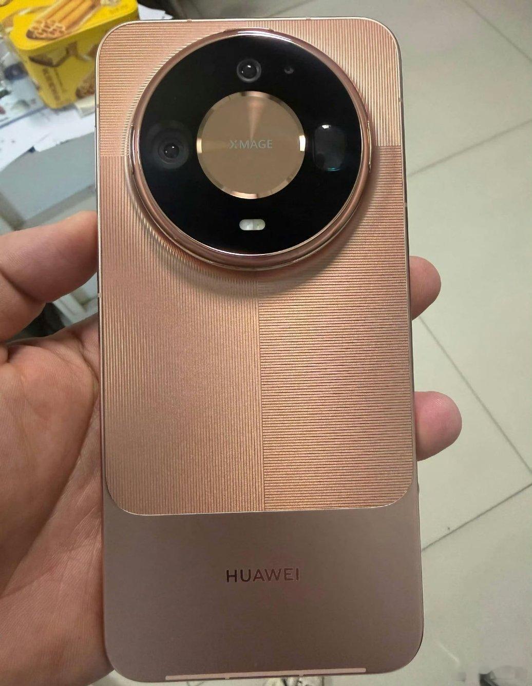 #华为Mate90门店样机到店#明天就可以去门店体验华为Mate 90系列了？？[么么哒] ​