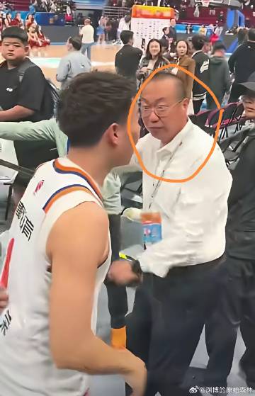 北京首钢男篮在主场输给了上海久事男篮，且是在上海两个绝对主力休息的情况...