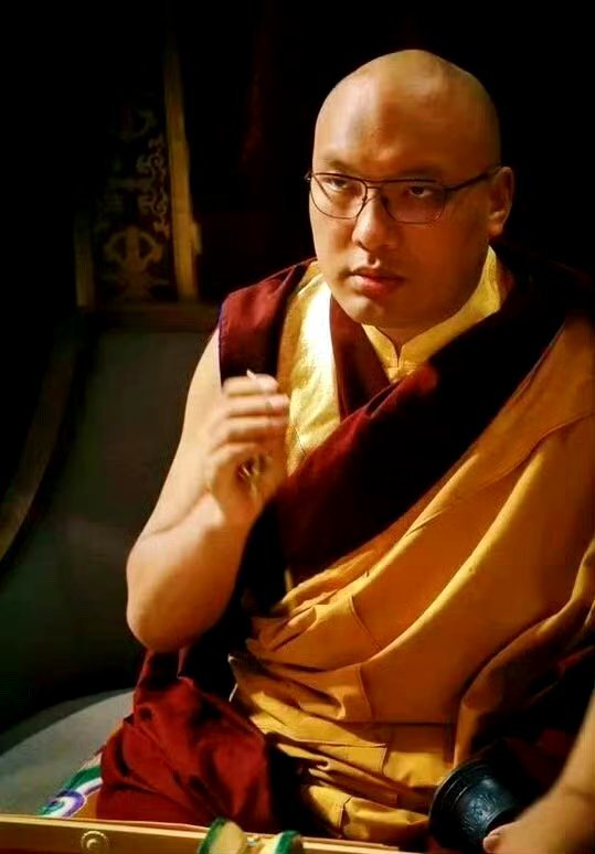 大宝法王超话  修行佛法是不能轻忽、要认真去做的，往昔噶当教法教导说...