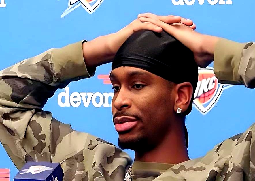 见过职场那种一边抱怨，一边享受规则红利的人吗？    体育场上也有。雷...