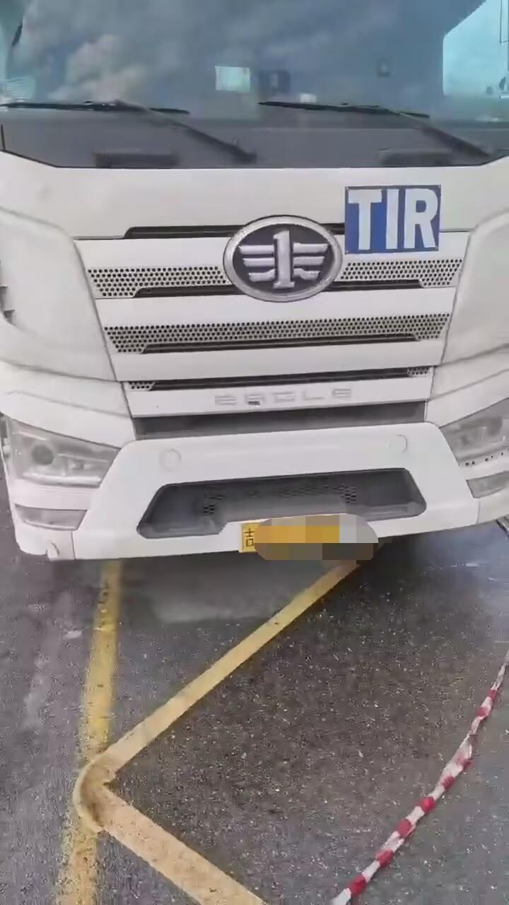 吉林45岁卡车司机在俄罗斯不幸遇难，同事：他装了货准备回国，下车检查时...