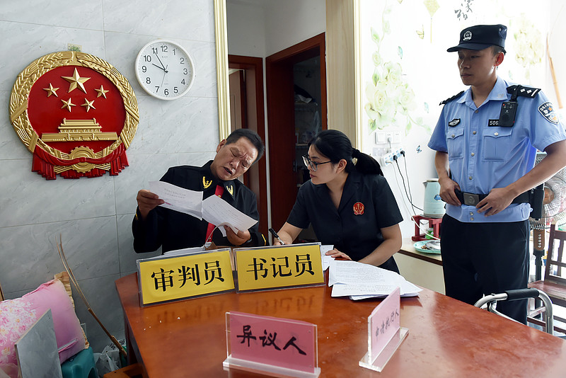 不少债权人好心借钱，催款时低声下气，可有些老赖有钱享乐，却刻意转移资产、拒不还钱。
我们要分清：因病、创业失败无力偿还值得体谅；隐匿财产、恶意逃债的就该严厉惩戒。
限高、冻结、司法拘留，证据充分还能追究拒执罪。善良要有底线，别让守信的老实人一次次寒心。
 
你有没有被老赖伤透心的经历？评论区说说。