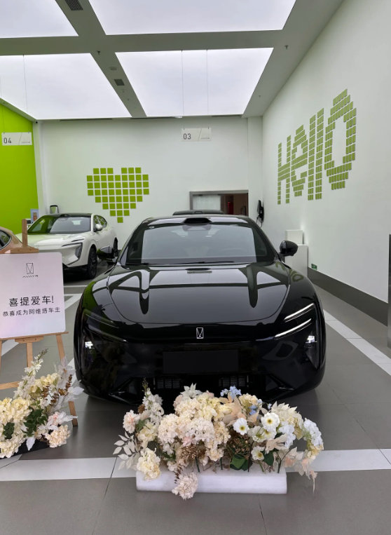 加速跨界布局。#长安汽车# 力争2028年实现人形机器人量产、2030年推出商用航线飞行汽车，并与巴西卡奥集团战略签约。 ​