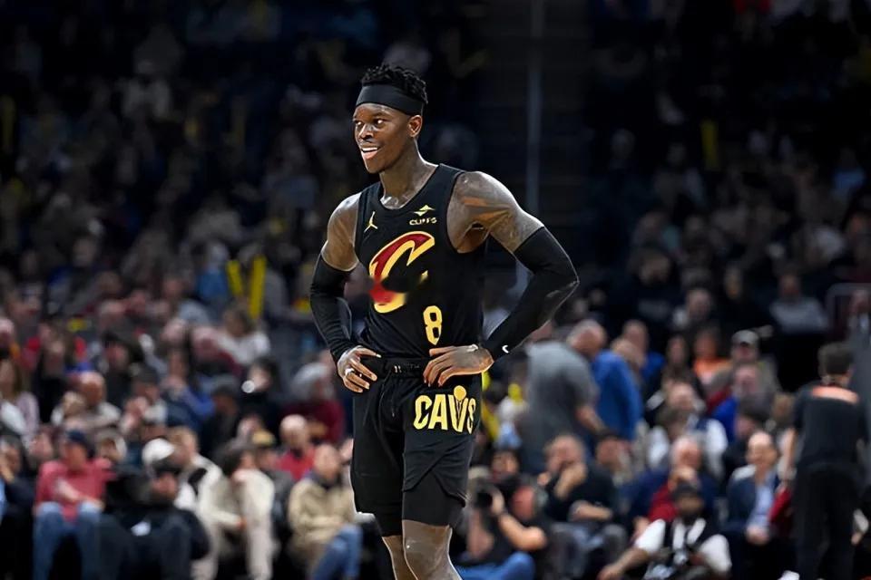 根据Eurohoops记者Johnny Askounis的说法：丹尼斯...