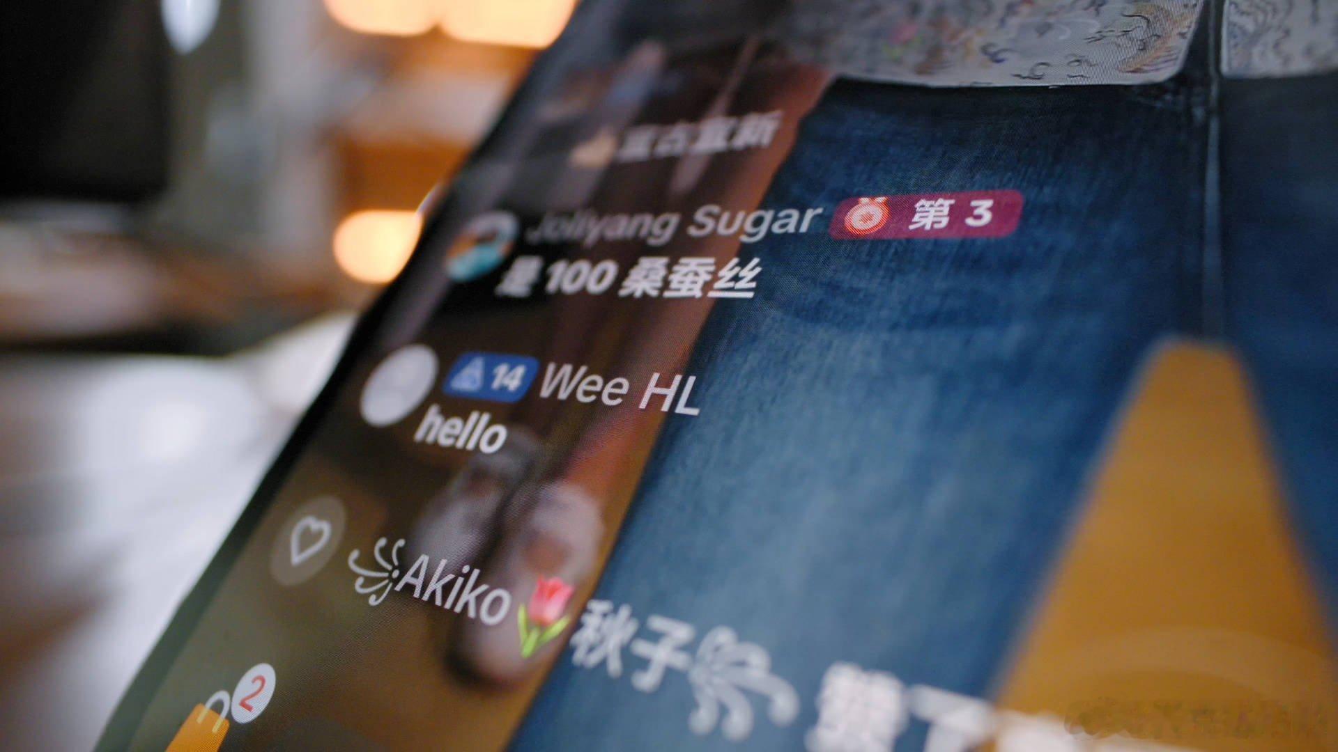 #新中式女装在新加坡卖爆了# 语言根本不是障碍，老板娘不会英语，靠着真诚沟通，和远在新加坡的顾客慢慢处成老朋友。#40岁宝妈创业成新加坡女装收割机# ​
