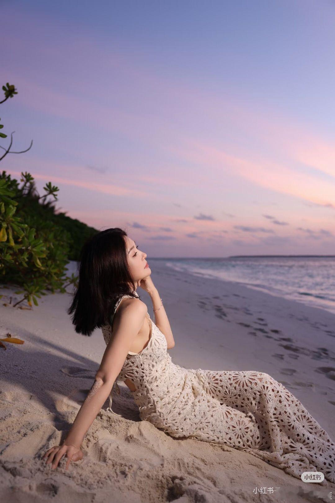 #秦岚[超话]# 我的姐姐云集美貌与才华于一身，忽一眼瞥见了姐姐风流婉转，我已然酥倒在那里。 ​