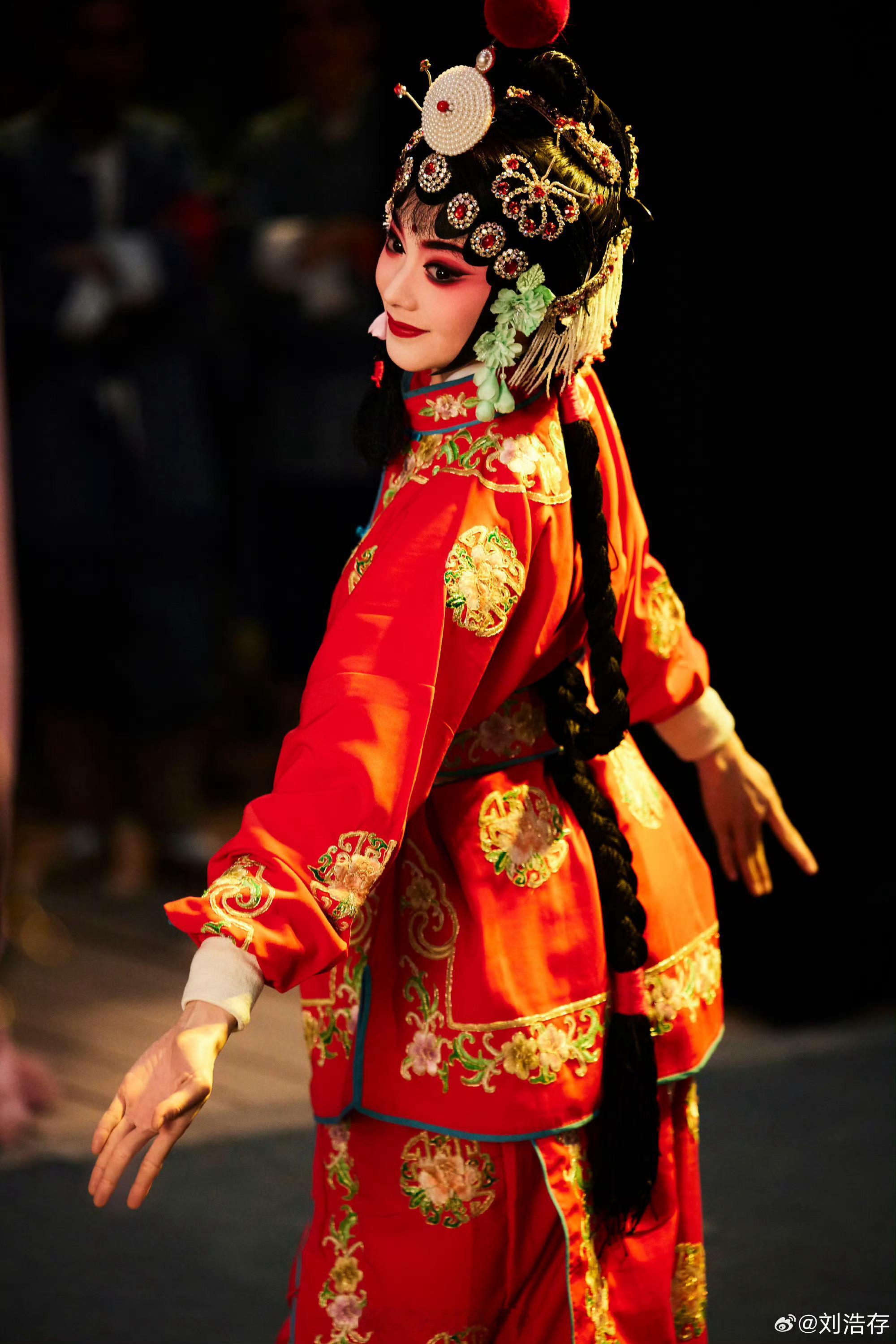 身带风骨，刘浩存演绎的忆秦娥，一颦一笑皆是戏韵风华
