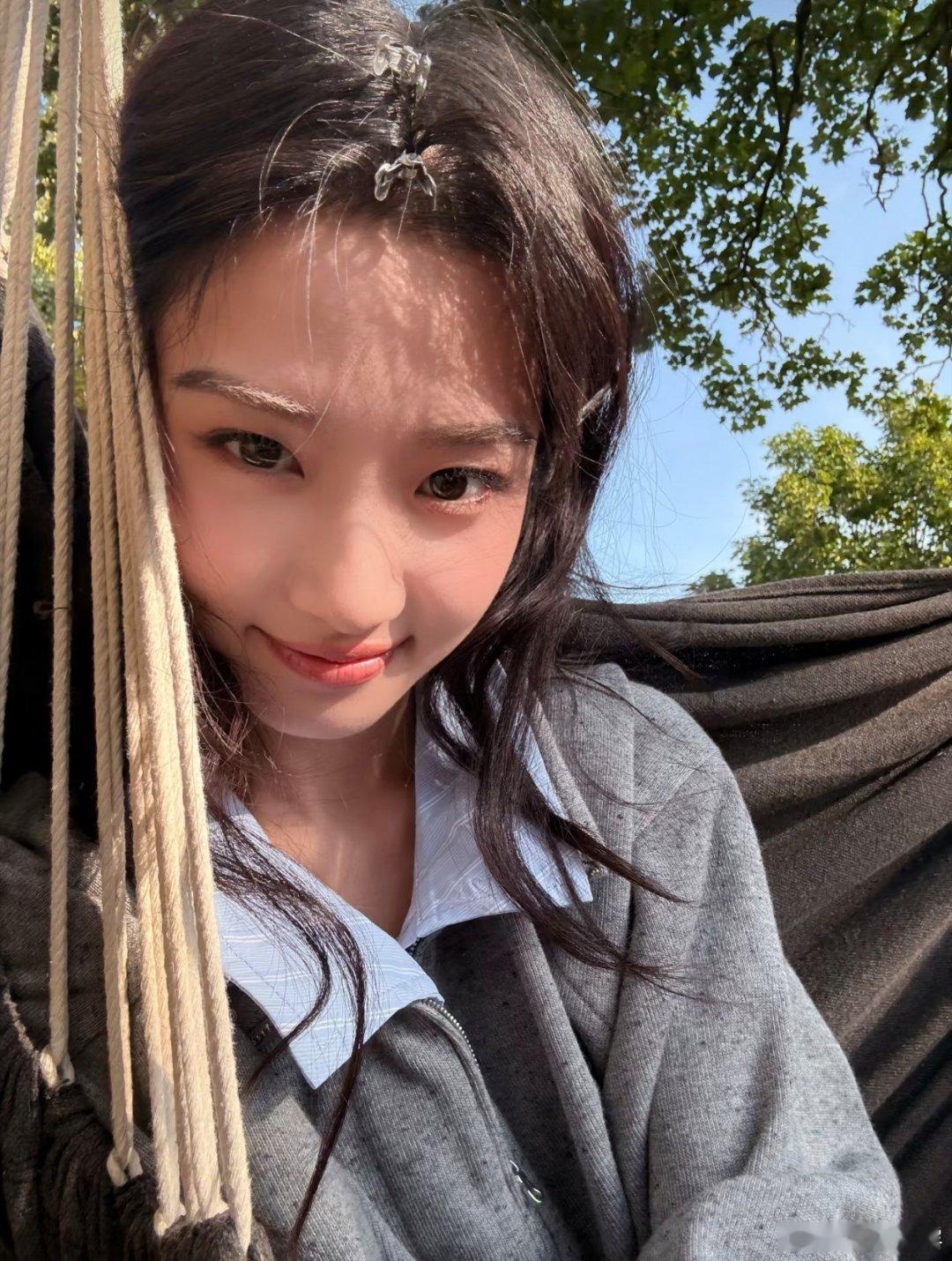 #卢昱晓[超话]##向全世界安利卢昱晓##给卢昱晓的新年心意# 

＂零碎的星光汇聚，闪烁着我的青春.＂

​