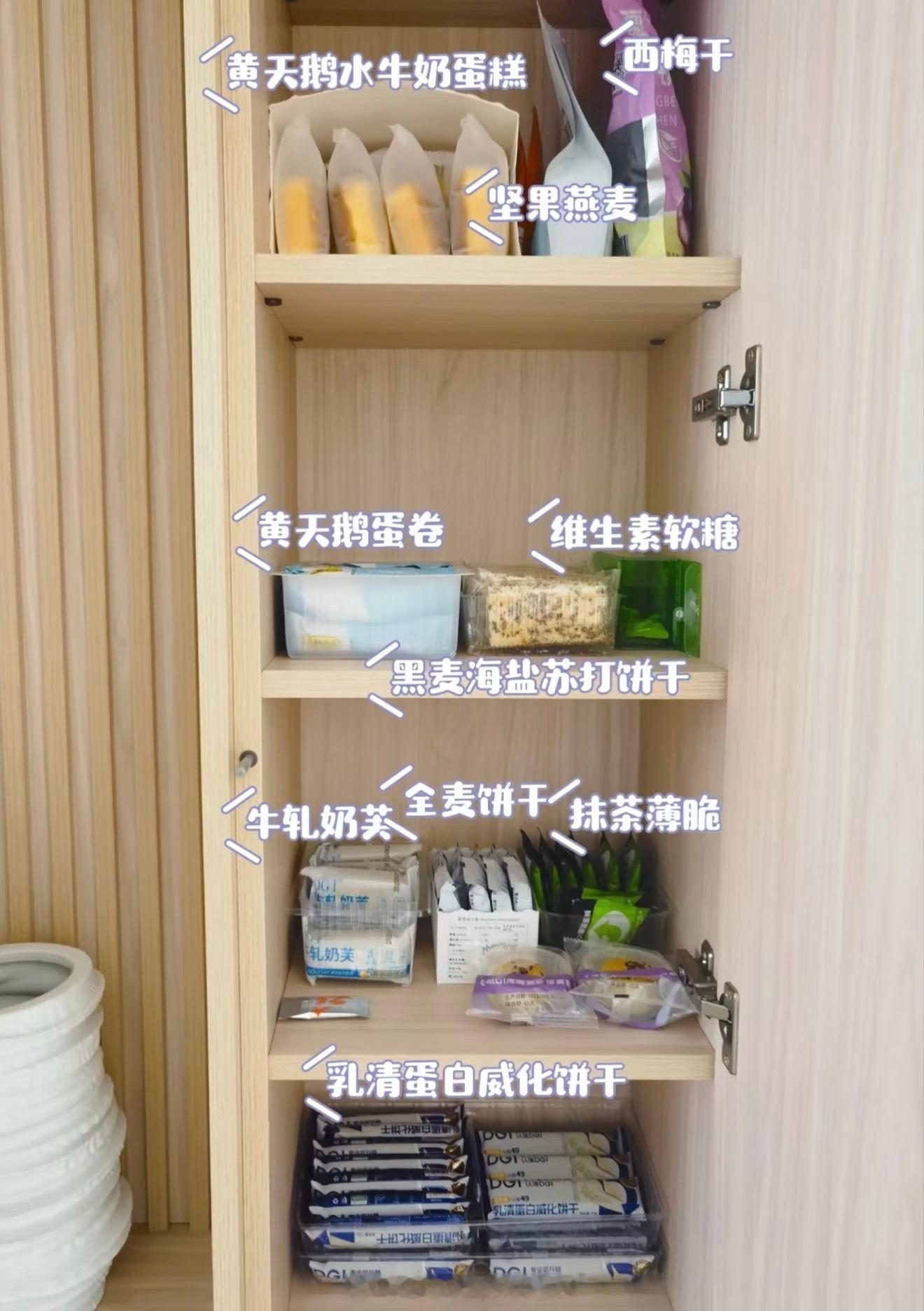 二胎妈妈的秩序感能量！
大妹子们赶紧吸！！ ​​​​

其实我天天卖熊仔，便宜喽嗖
人肉大数据跟你们说
本身这个牌子很多小姑娘追，所以爆了
但
这个熊仔在我这边：
我得出一个很诡异的结论：
❤️在马姐这边穿🐻崽套装好看，夸夸夸的
很多都是高能量
秩序感
并且很多都是滋润版人妻

❤️我又研究 ​
