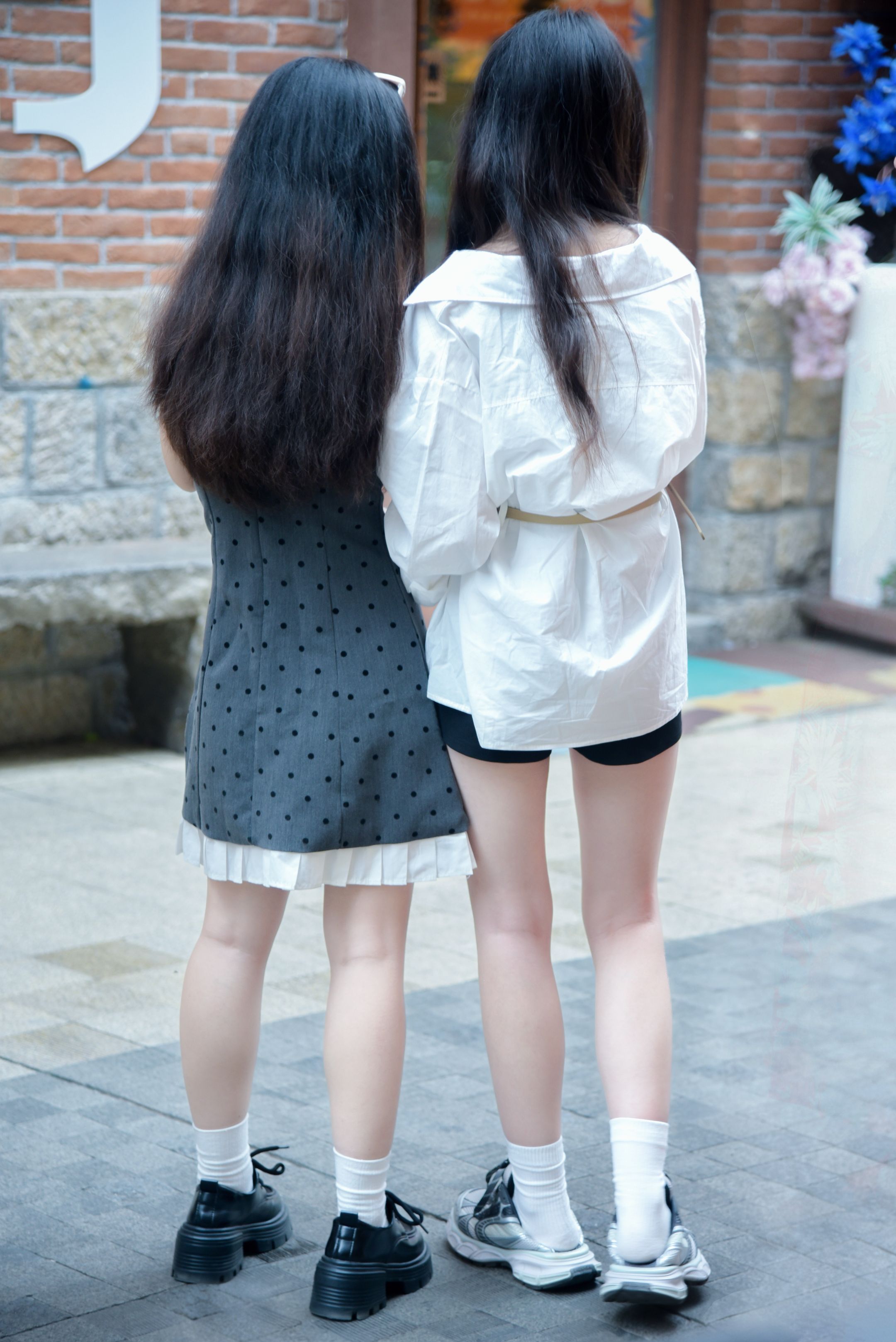 街拍的底线是什么“找感觉”，如何演绎轻熟优雅风