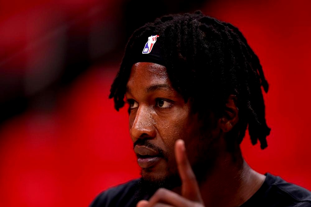 拿着5270万大合同，季后赛却交出0分答卷，这事儿搁谁身上不迷糊？  ...