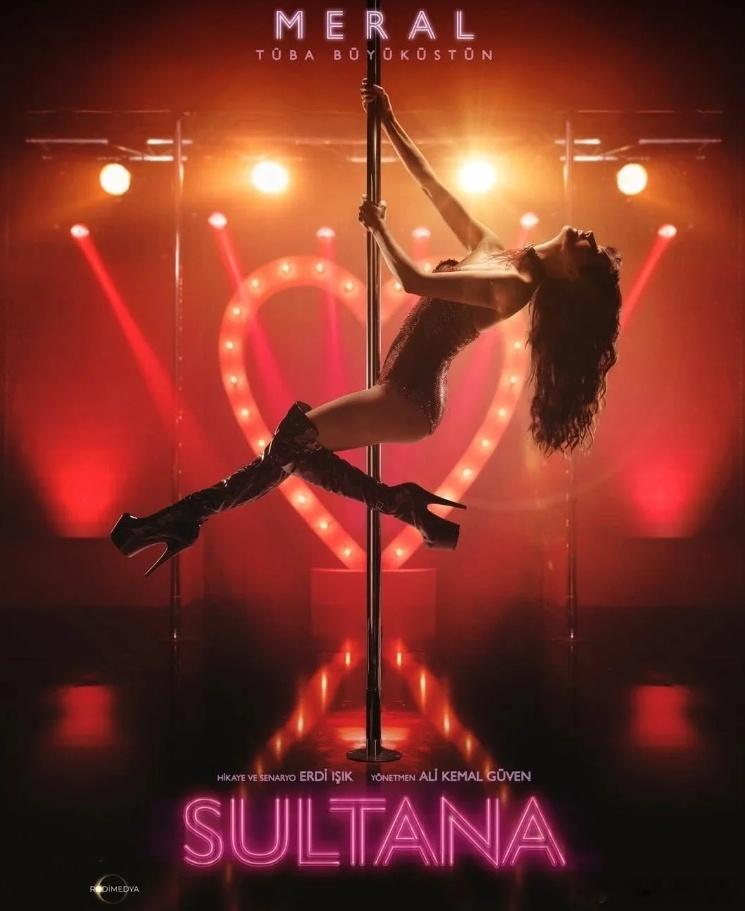 HD1080P流媒体正式版！苏丹娜 Sultana (2026)

简介：故事设定在伊斯坦布尔知名俱乐部Sultana，聚焦俱乐部里女性舞者之间权力博弈、竞争与彼此扶持的黑暗故事。Meral是俱乐部里地位稳固的女王，她收留极具天赋的白俄罗斯舞者Anna，却慢慢发现对方足以取代自己，二人随即爆发残酷的权力斗争。影片取材经 ​