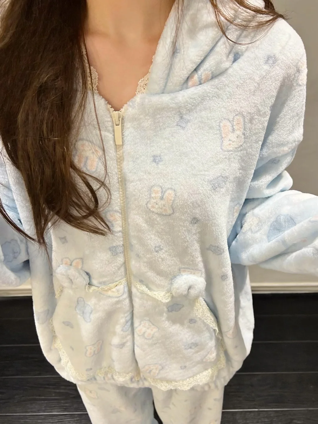 毛绒绒的内里好舒服～米菲加绒款上身好暖