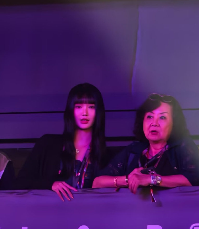 #七七和林俊杰妈妈看F1# 网友偶遇⬇️ ​