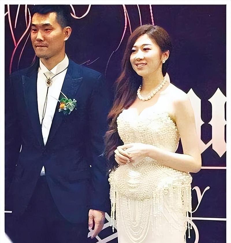 王仕鹏谈中国男篮一旦无缘世界杯，将产生三个后果，难以承受！
目前公开传播的王仕鹏相关表态中，提及中国男篮若无缘2027年世界杯将产生的核心严重后果如下：

一、核心管理层面的直接变动

• 核心人员问责：中国男篮主教练郭士强、中国篮协主席郭振明将因世预赛核心KPI溃败引咎辞职，中国男篮将跌入历史最低