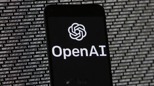 男子向 ChatGPT 吐露“奸杀前女友”计划，结果被 OpenAI 举报给 FBI。

25岁的佛罗里达男子 Darren Zhou 与 ChatGPT 的对话从分手后的嫉妒、跟踪，逐渐升级到强奸、谋杀和自杀计划。他甚至写下“月底前杀了她”“我得不到她，谁也别想得到”等威胁内容。

OpenAI 审查后认为这已经不是普通的情绪宣泄， ​