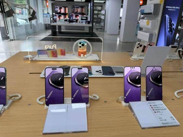 手机集体涨价 200-1000 元，你还在等&34;等等再换&34;吗？OPPO K13 Turbo 涨 250、vivo S20 Pro 涨 400、小米 15 Ultra 涨 1000，连红米 Turbo 4 Pro 都涨 200。

![手机涨价](C:/Users/Shuo/Desktop/自动写头条/