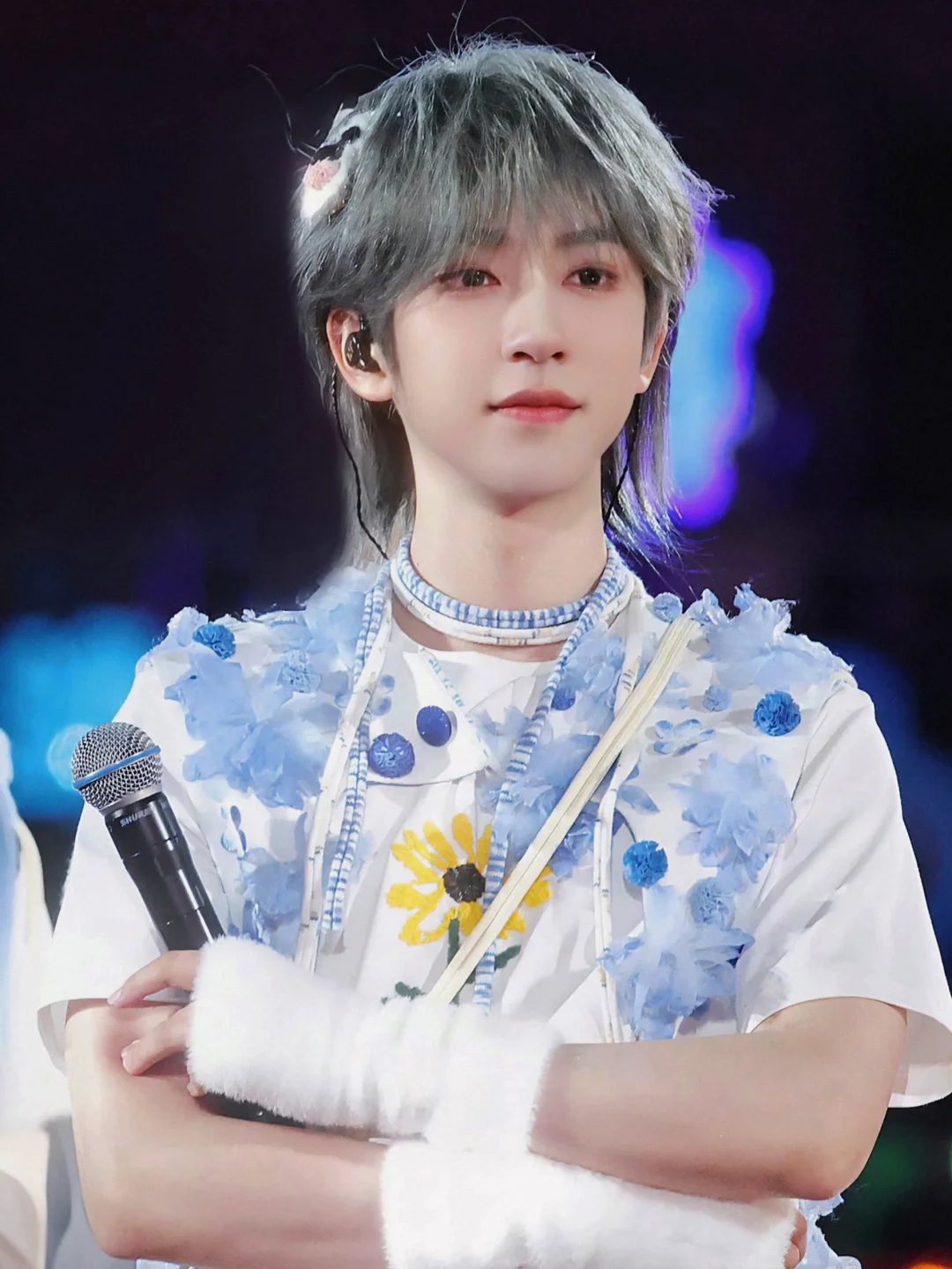 賀峻霖又穿了俺設計的衣服💙