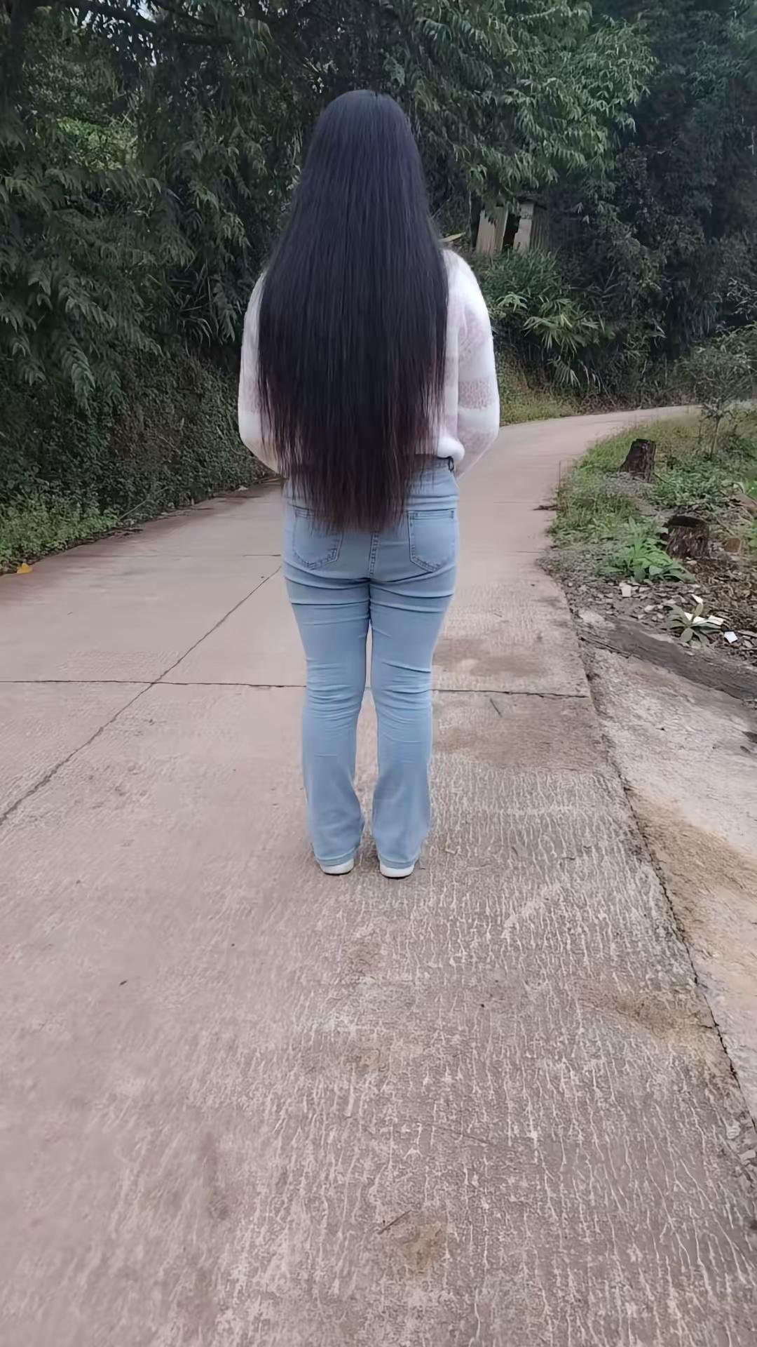 <p>紧身牛仔裤 微胖女生 单身小姐姐 <!--{img:0}--><...