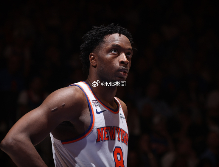 近日，数据媒体Clutch Numbers晒出了2025-26赛季NBA季后赛单次触球得分榜（至少400次触球）：

1. OG·阿努诺比 — 0.457

2. 维克托·文班亚马 — 0.430

3. 贾勒特·阿伦 — 0.427

4. 多诺万·米切尔 — 0.405

5. 杰伦·布朗 — 0.401

6. 八村塁 — 0.371

7. 切特·霍姆格伦 — 0.369

8. 乔尔·恩比德  ​