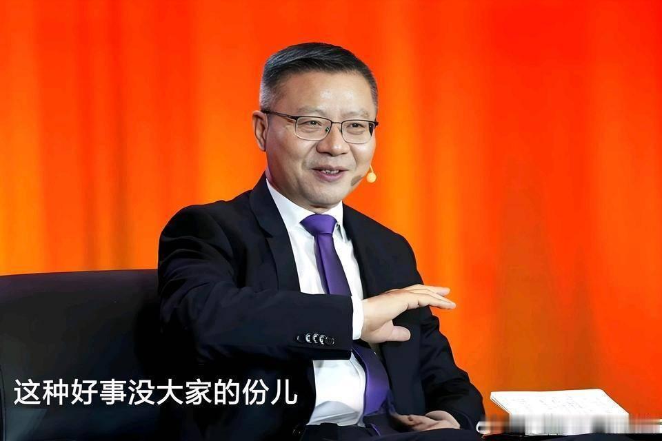 瞅着现在搞人工智能和具身智能的这帮人，为了融点钱各种骚操作变着花样的来。不管是互联网场景创新时代，区块链炒币，VR/AR创业热潮，元宇宙概念盘，甚至传销和电诈套路，各种古老的噱头在当代无限素材复用。
​
​真羡慕现在这帮想做创一代的年轻人，和现在在一级市场搞风投的年轻人，他们看着那些刚 ​