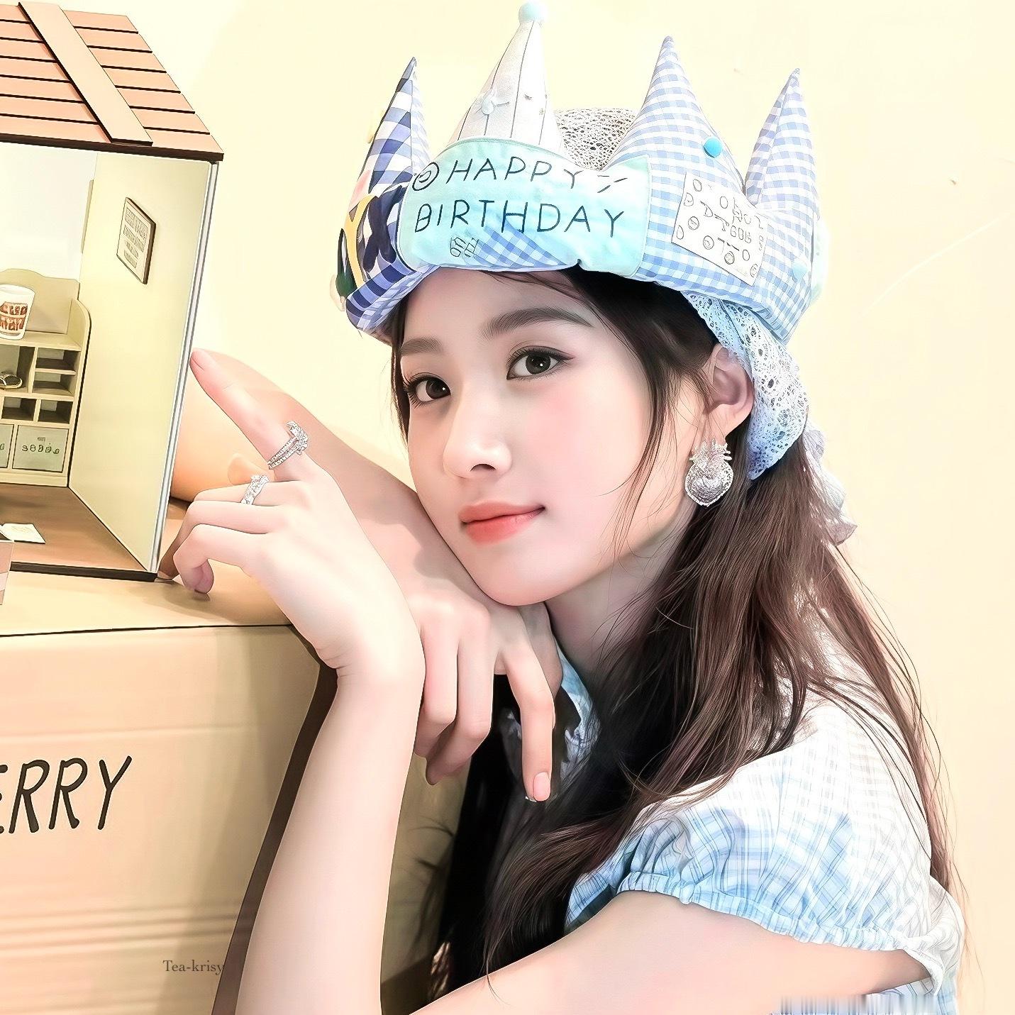 卢昱晓🧁🎀🎠

更新壁纸头像～ ​
