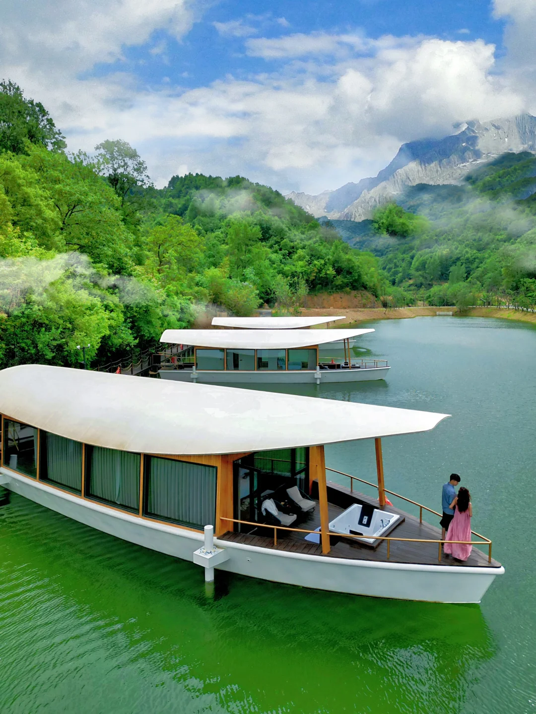 发pyq被问爆‼️武汉2h住进秘境中🌿泡在船里