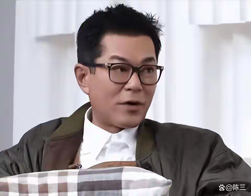 古天乐的电影又垫底了
港片为什么越来越没落了？
明眼人看出来原因了，那就是他们拍电影都进入死胡同了，拍来拍去都是警匪片。

古天乐的《侦战》首日票房大概才百来万，票房在同期一起新上映的影片中，古天乐又一次垫底了。

明眼人都看得出来了，电影垫底的原因无非就两点。

第一点，古天乐担不起票房，他基本没