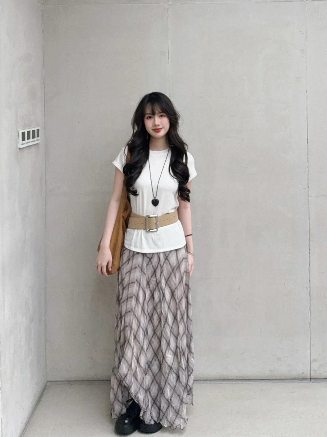 白T也能搭点艺术感