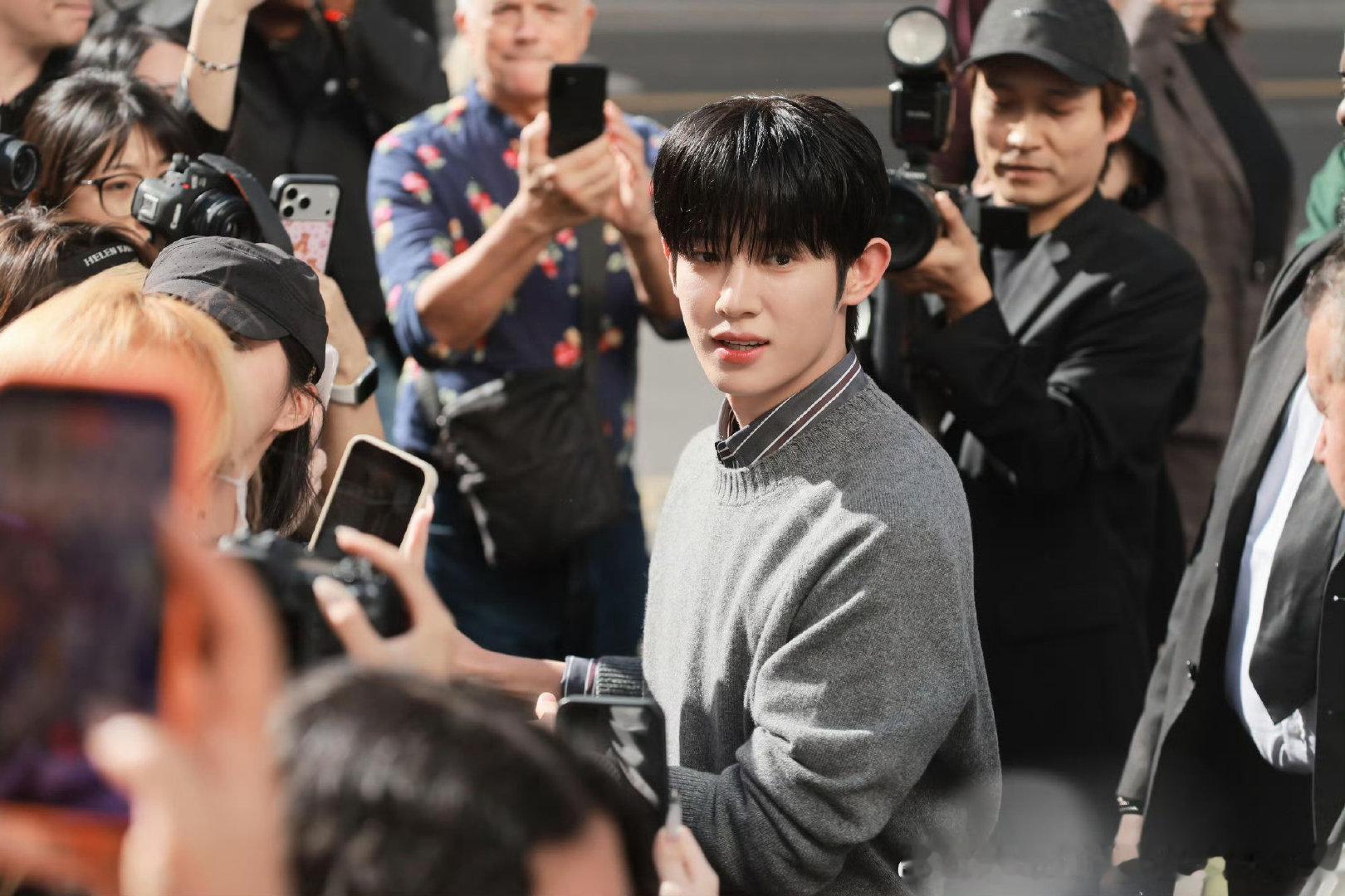 #朴时宇[超话]##朴时宇[超话]#  🐰#朴时宇# 

努力不会辜负，爱意必有回响[给你小心心]继续期待新生代演员朴时宇💜

​​​