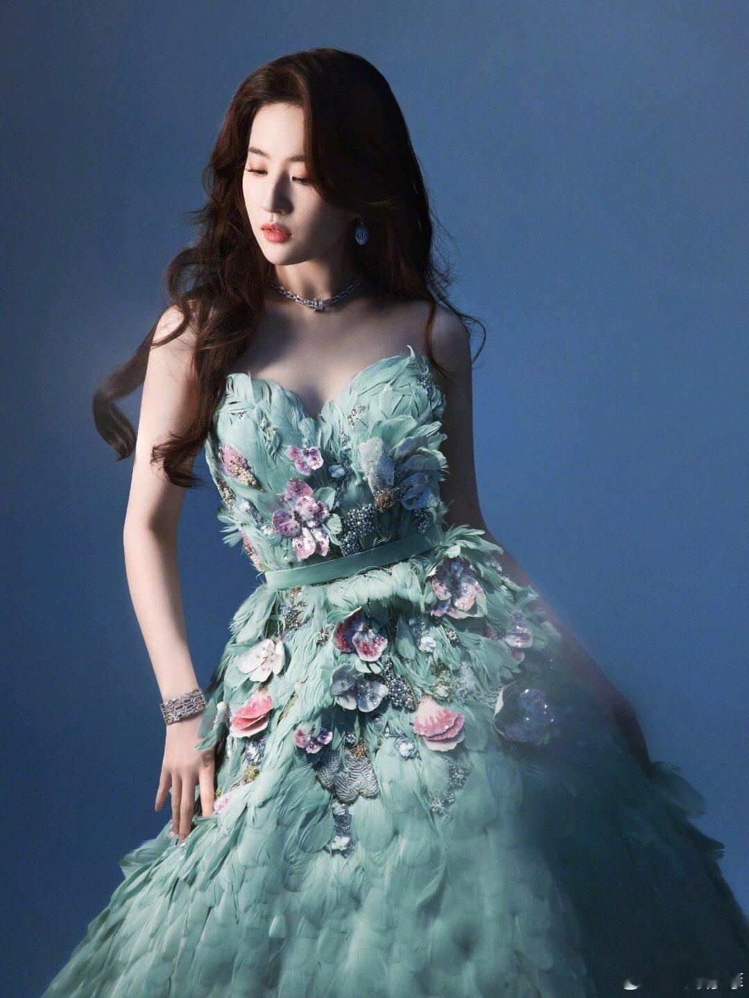 米米嘟不断嘟嘟嘟嘟到厌倦～💙#刘亦菲[超话]# #刘亦菲# ​