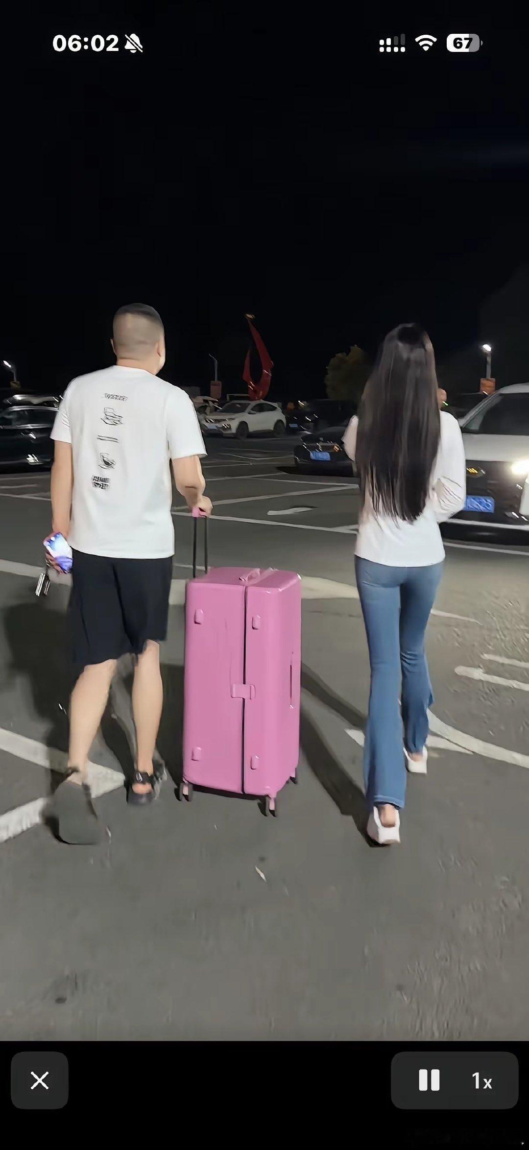 自从同事贷款买了奔驰C260L之后， 居然还真交到了很不错的女朋友。 ...