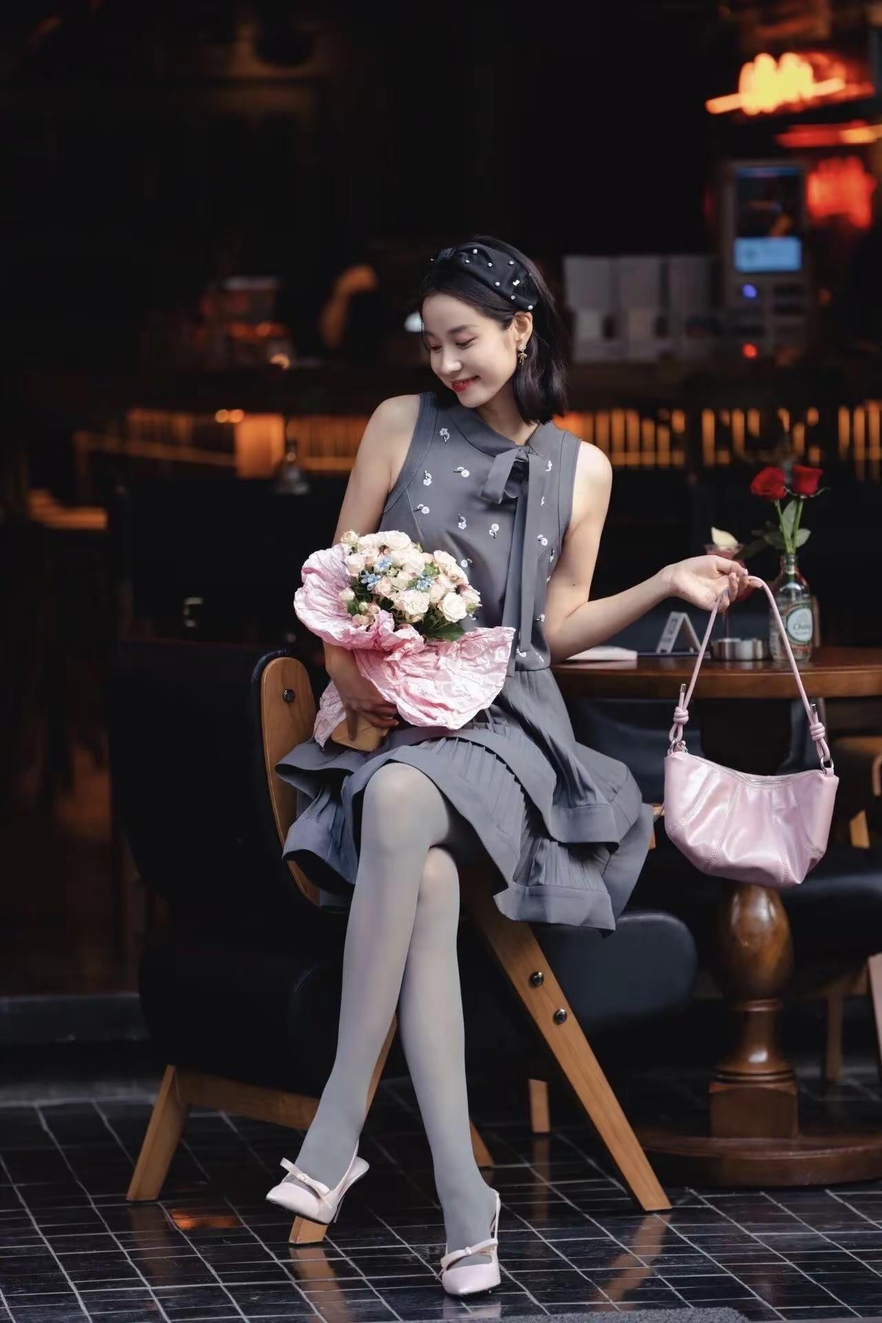 <p>辣妹穿搭 街拍小姐姐穿搭 <!--{img:0}--><!--{...