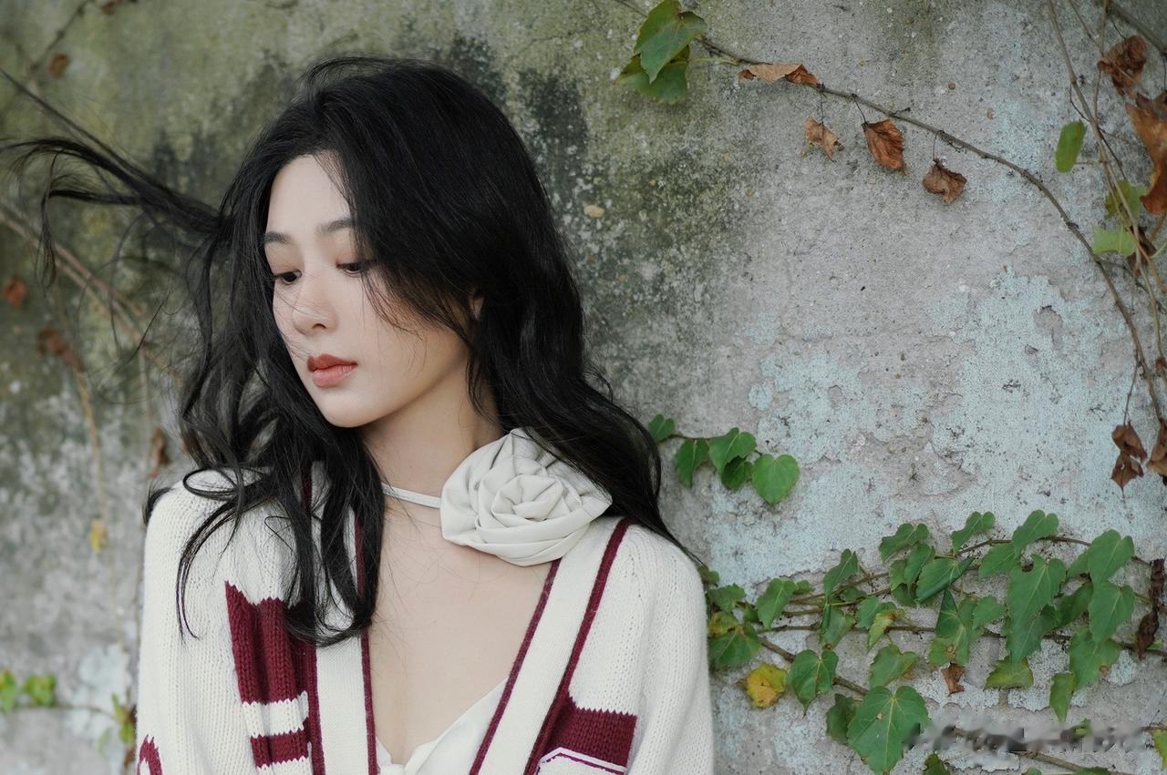 杨紫《国色芳华》12月开拍,古装大女主题材,看清编剧追定了!