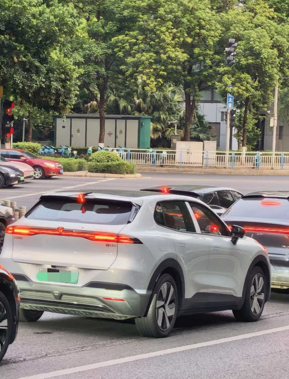 S05在路边遇到的概率真高，很好开吗？