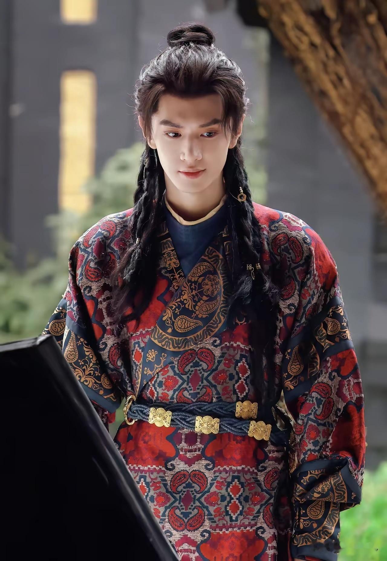2026电视剧男主TOP10出炉:
1. 谢征｜张凌赫｜《逐玉》
2. 藏海｜肖战｜《藏海传》
3. 苏易水｜邓为｜《仙台有树》
4. 张海虾｜丁禹兮｜《南部档案》
5. 栾念｜井柏然｜《早春晴朗》
6.英寡｜陈哲远｜《御廷谣》
7.裴轸｜代旭｜《轧戏》
8.林锦岐｜刘学义｜《兰香如故》
9.虞昶轩｜丞磊｜《玉簟秋》
10. ​