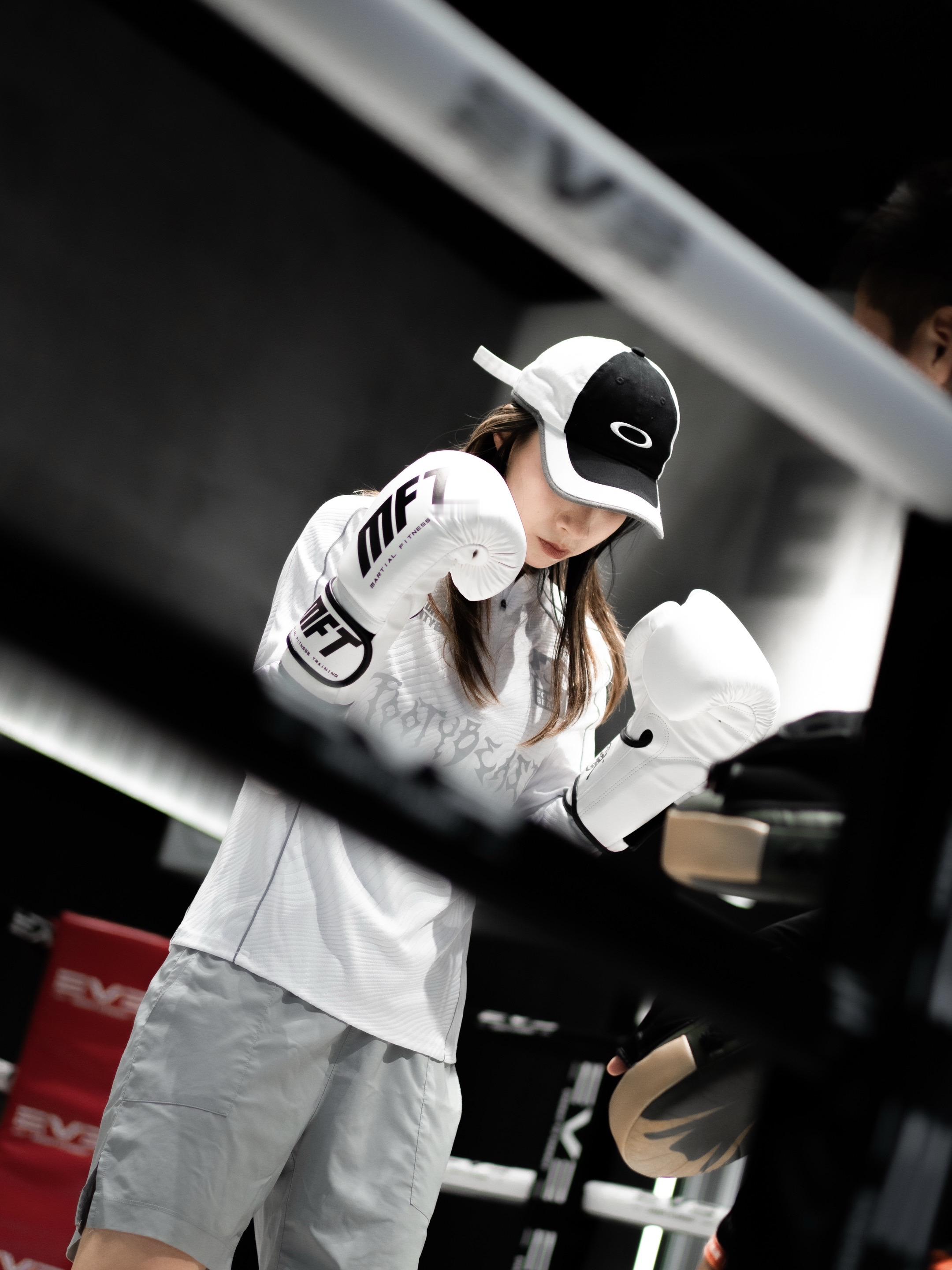 你好，我正在学习如何重拳出击！