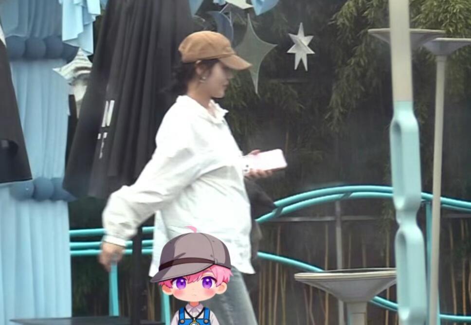 #张佳宁挺孕肚办事#恭喜张佳宁 挺喜欢她的 ​