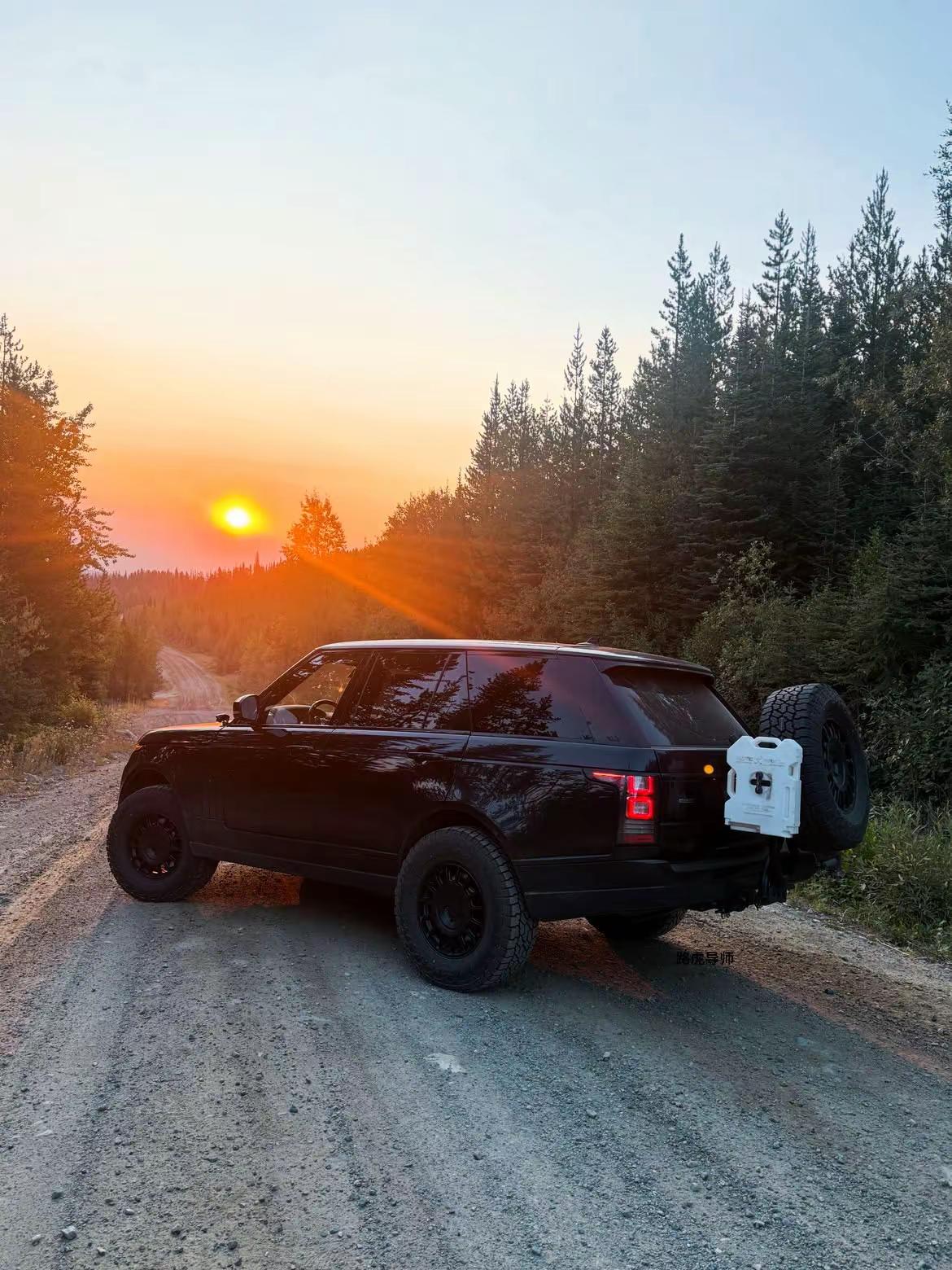 揽胜的终极形态路虎揽胜 年轻人的第一辆越野车 以车轮丈量信仰 精神座驾