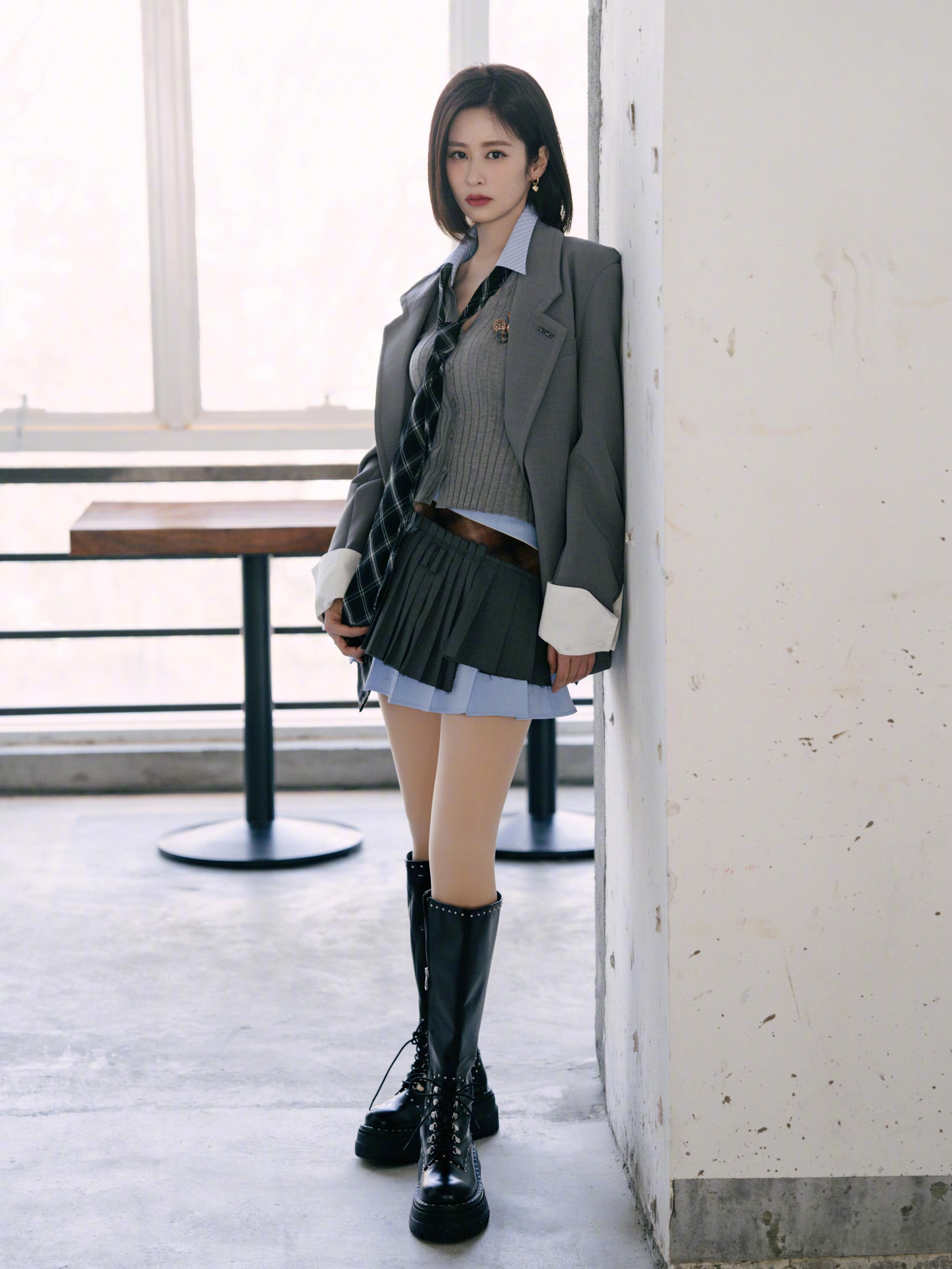 颖儿 x 丝袜美腿[奶牛猫]#怪不得颖儿只有90斤# ​