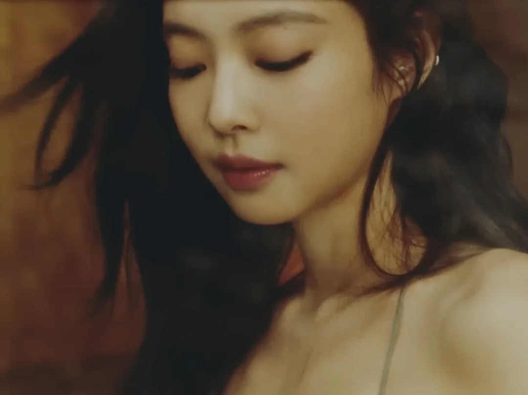 JENNIE这次又美到失语｜乐天百货公开预告