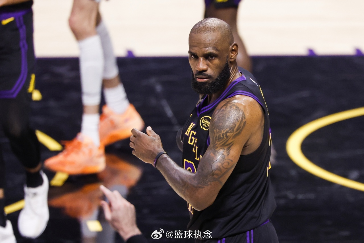 弗莱：詹姆斯最明智选择就是留守湖人 骑士漏洞太多他无力填补  今天，前...